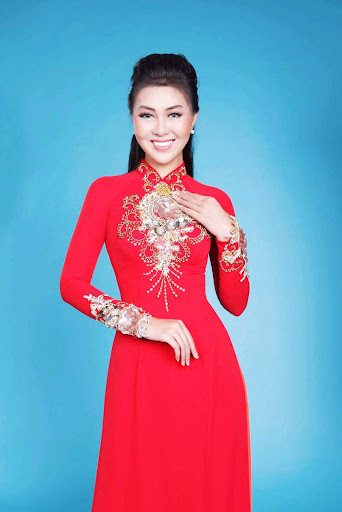 Áo dài truyền thống đính đá
